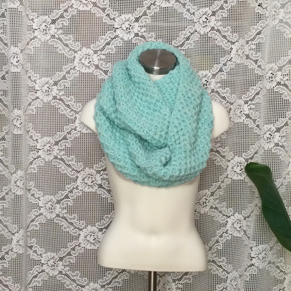 Old Navy Women's Blue Knit Scarf